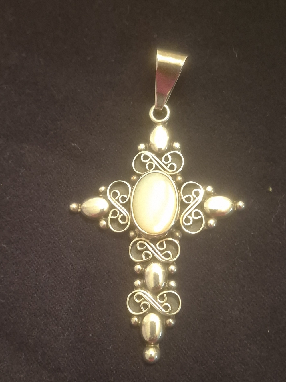 Sterling Silver Cross Pendant with White Oval Stone - Picture 3 of 3